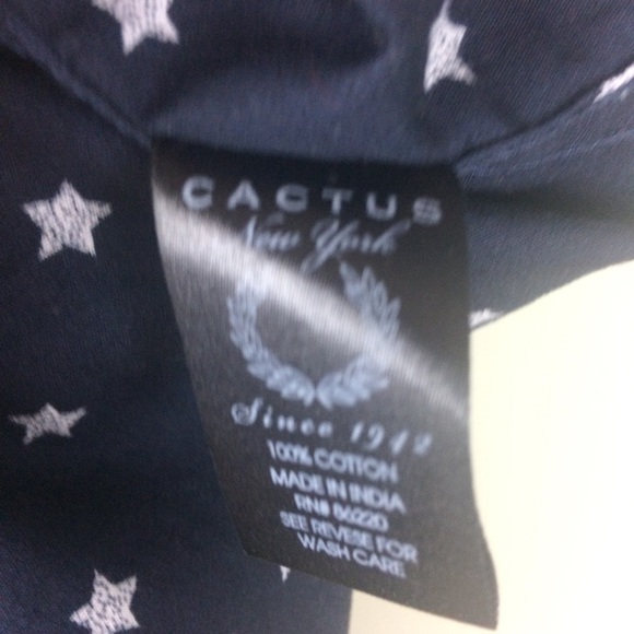 NWT Cactus Slim Fit Star Print Navy One Pocket Button Up Shirt Size Medium - Picture 7 of 7